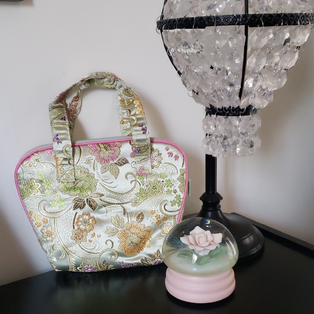 NWOT Green and Pink Floral Brocade Zipper Travel Toiletry Bag Set